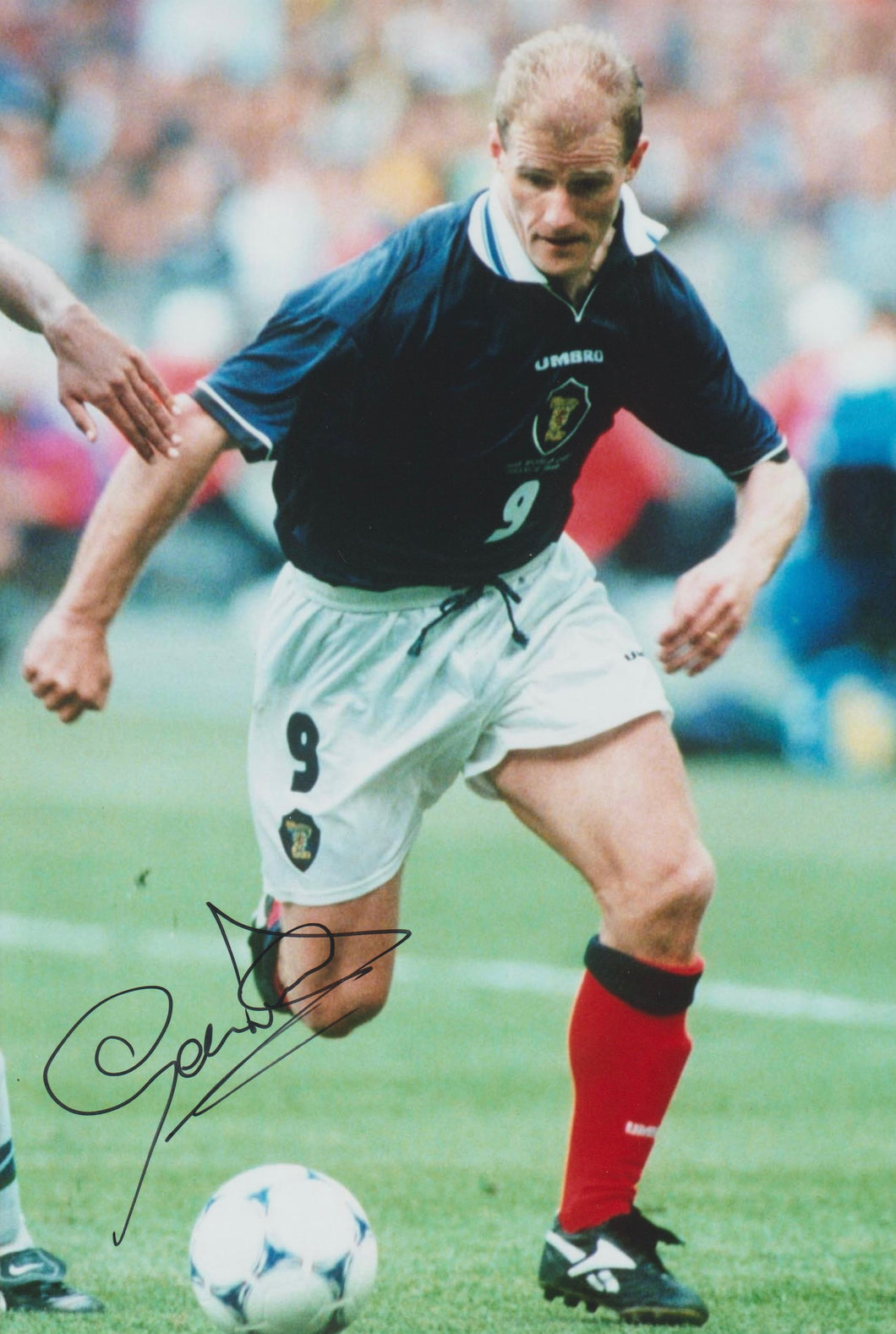 Gordon Durie signed 12x8” Scotland photo