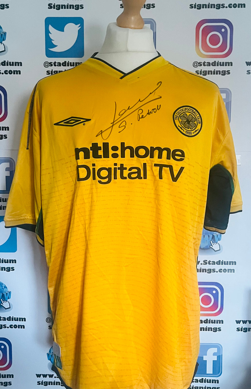 Stylian Petrov signed Celtic shirt