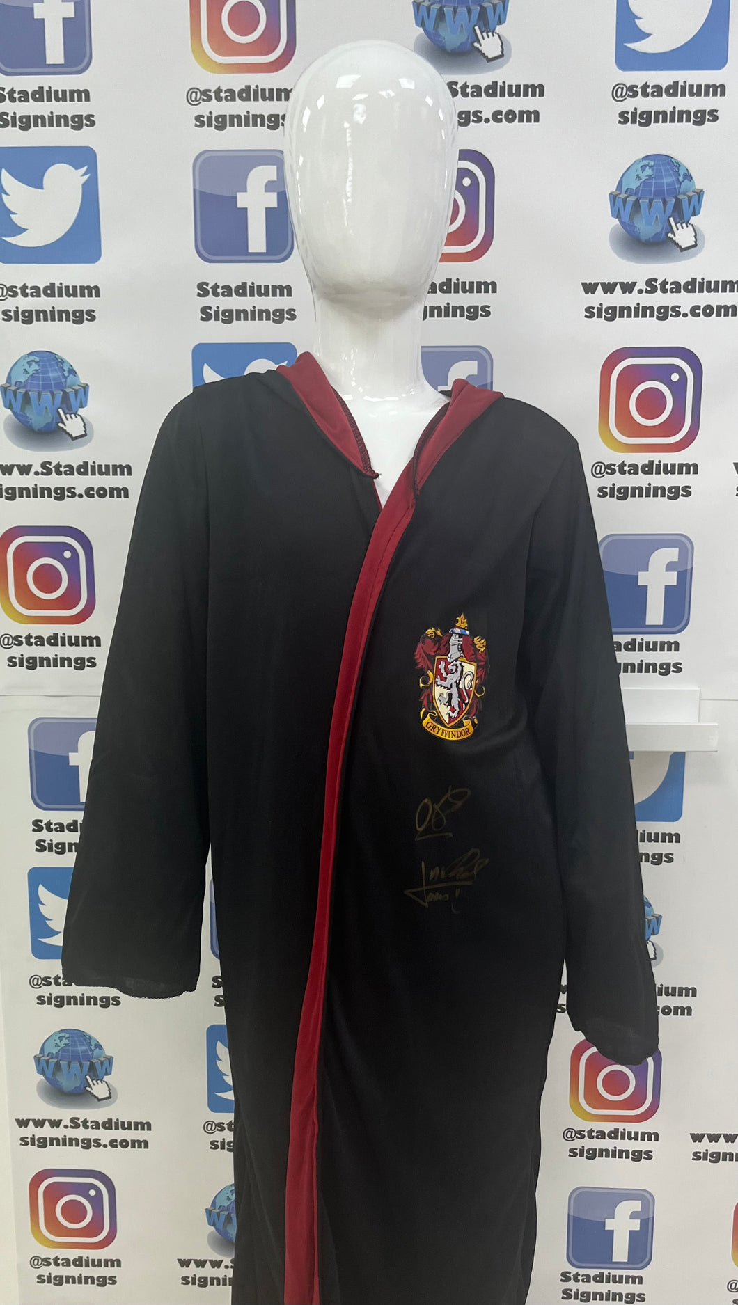 James and Oliver Phelps / Weasley Twins signed Gryffindor robe / Harry Potter