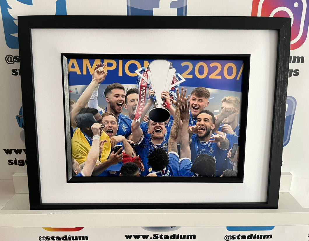 Steven Davis signed and framed 12x8” Rangers photo