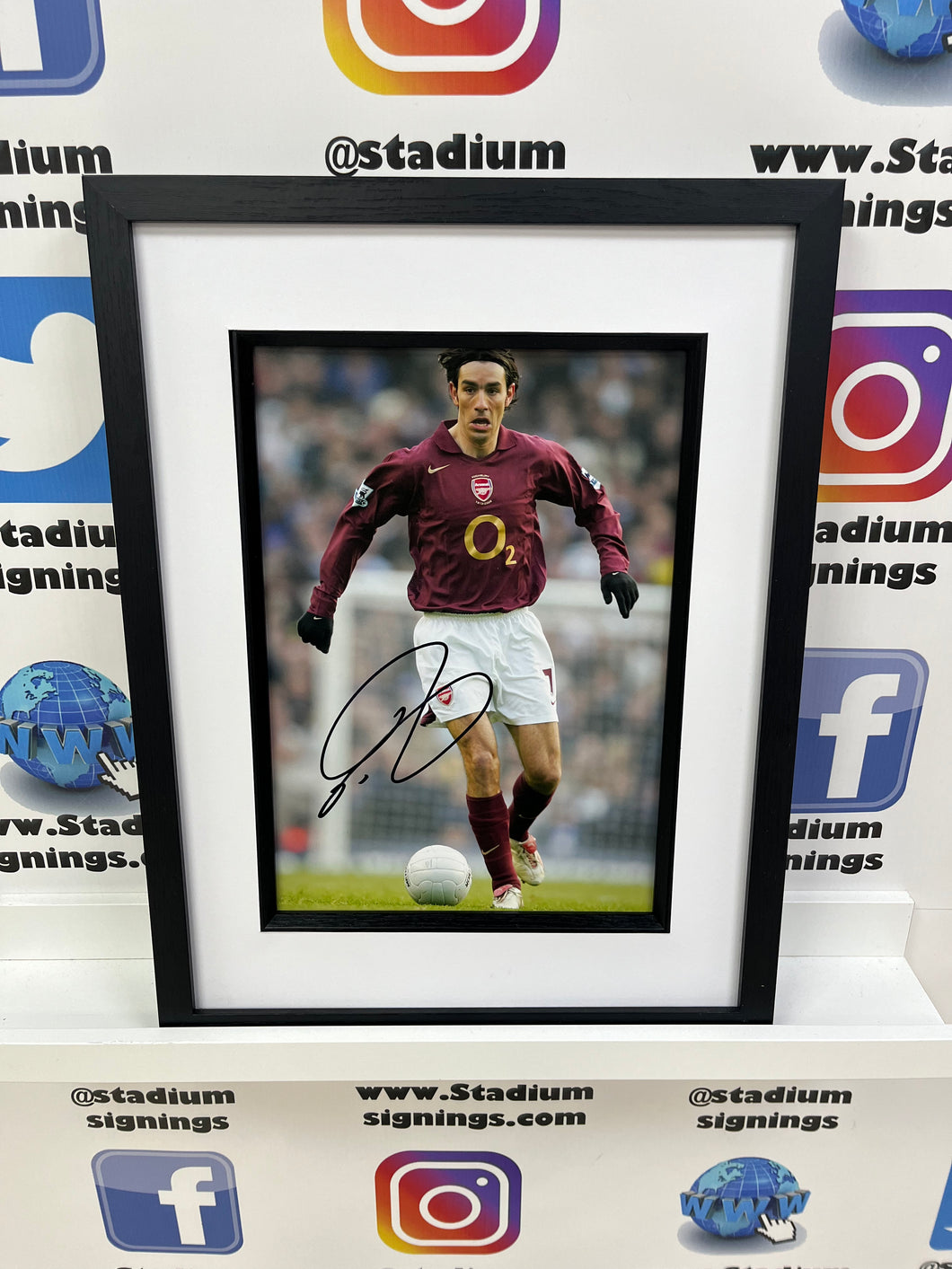 Robert Pires signed and framed 12x8” Arsenal photo