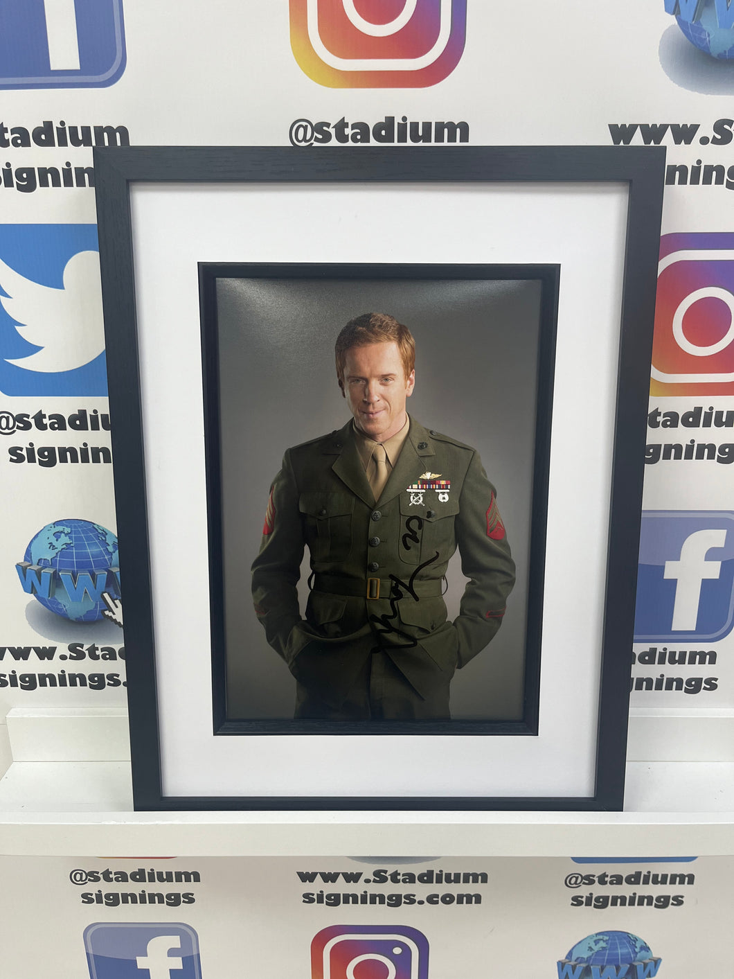 Damien Lewis signed and framed photo