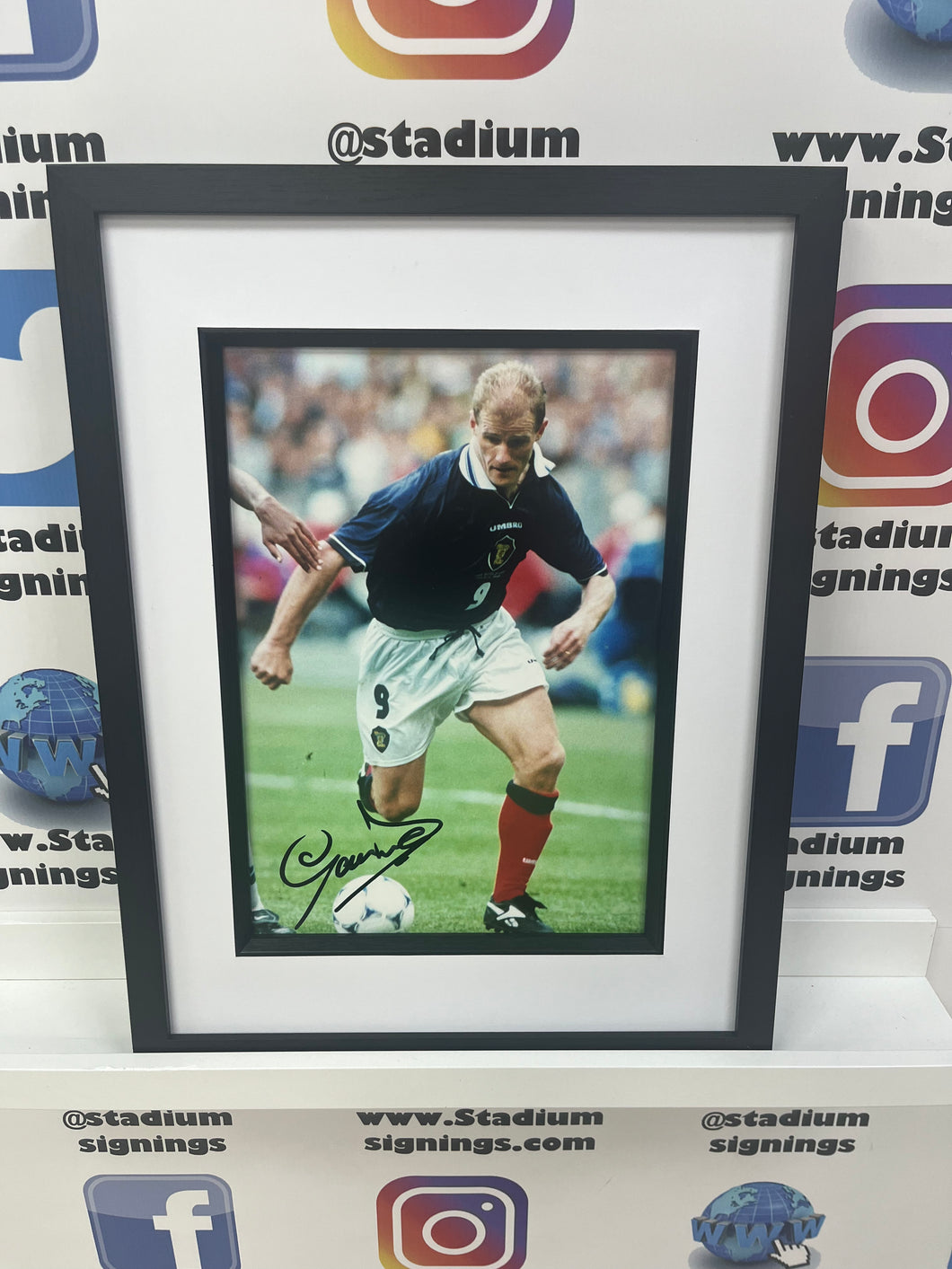 Gordon Durie signed and framed 12x8” photo